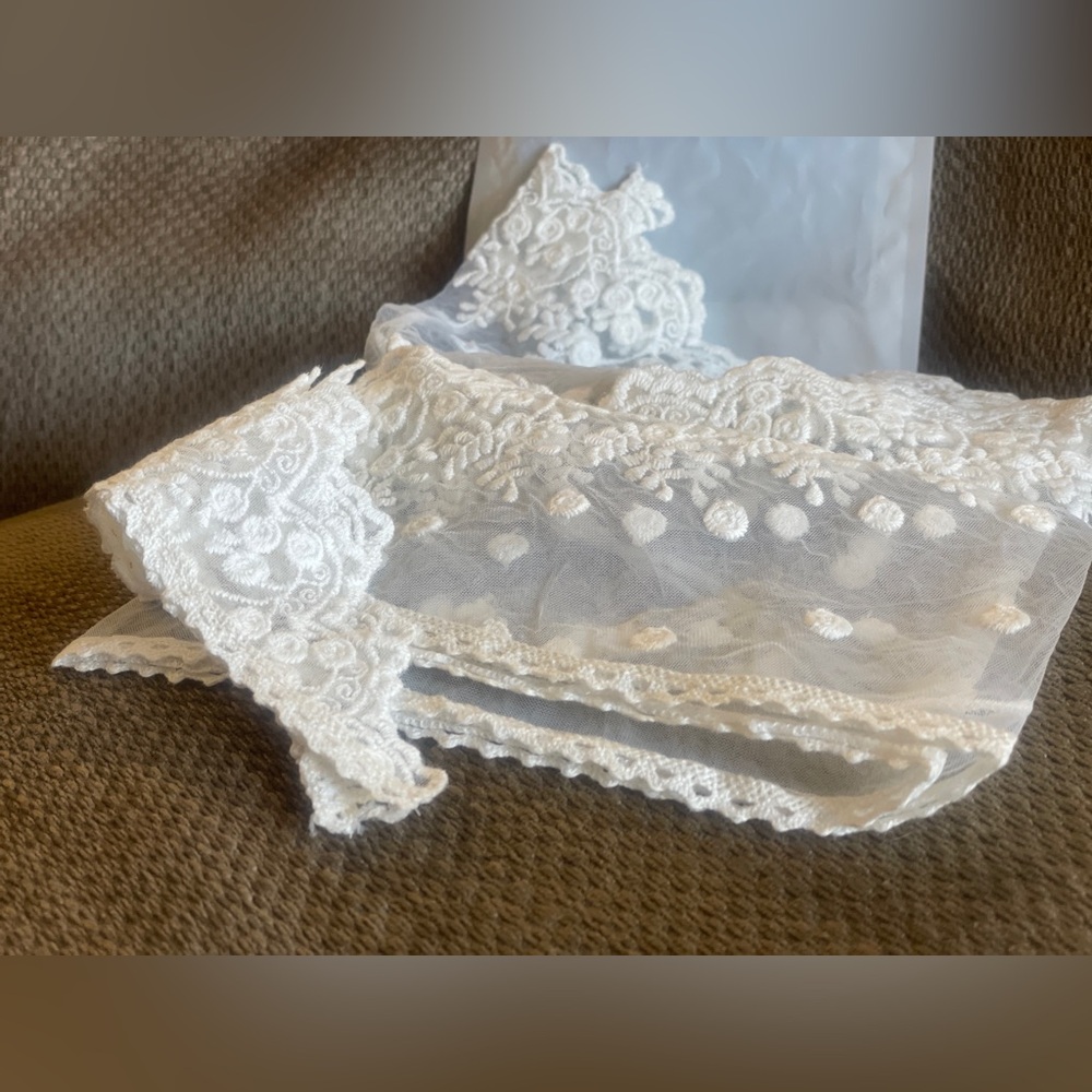 White Lace Rectangular Scarf - Picture 8 of 14